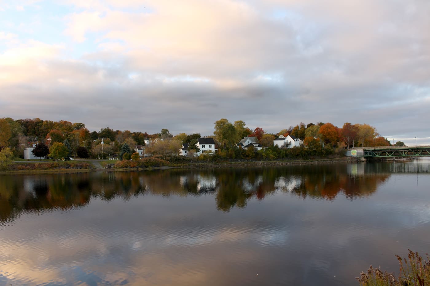 Houses along the East River in New Glasgow in autumn